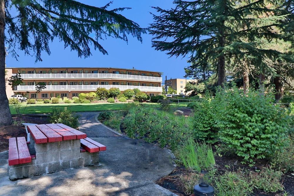 Riverfront Inn Roseburg Exterior photo