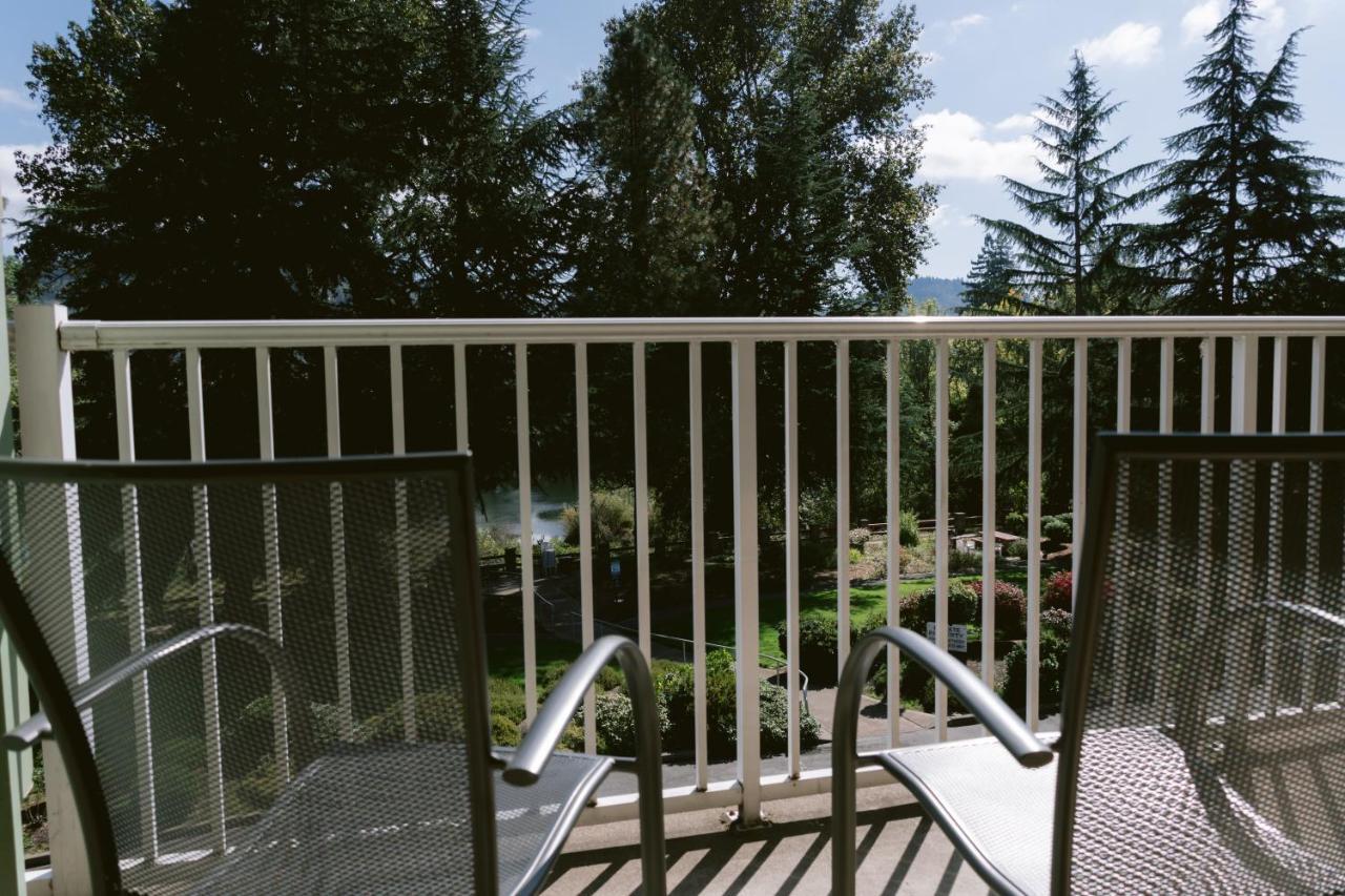 Riverfront Inn Roseburg Exterior photo