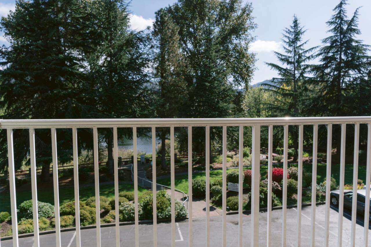 Riverfront Inn Roseburg Exterior photo